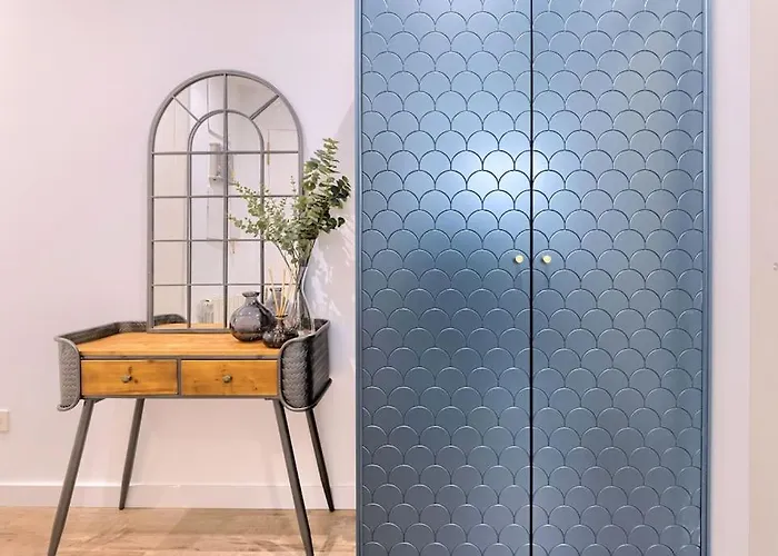 Tenderia Mercado Ribera Old Town * Bilbao